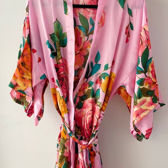 3 Bridesmaid Robes ($10 each) - Picture 3 of 4